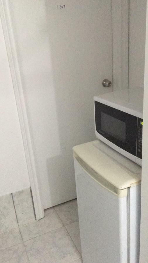 טורונטו Monthly University Apartment-Elizabeth מראה חיצוני תמונה